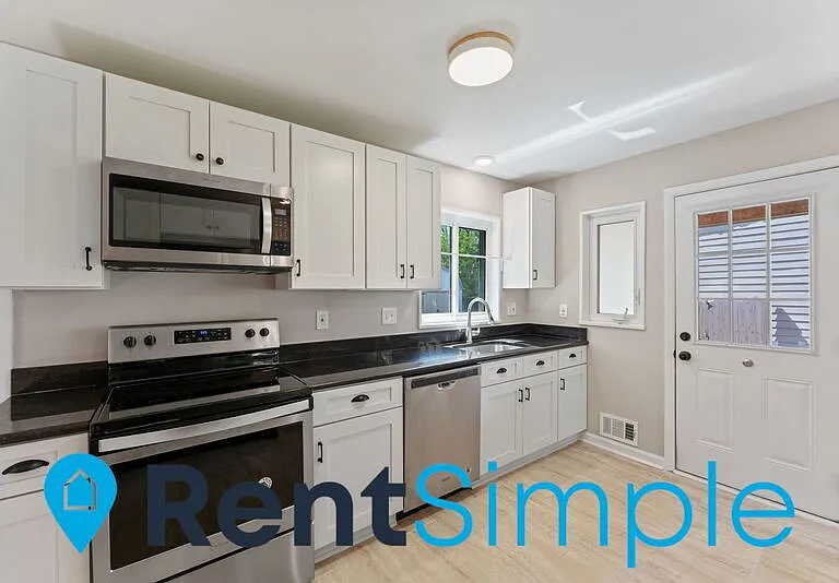 1403 Mary St — Photo 15