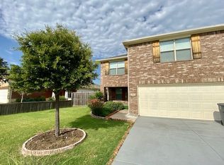 1822 Bayfront Dr, Grand Prairie, TX 75051