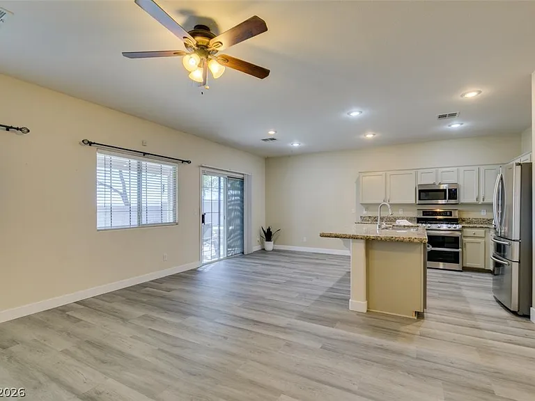 172 Mount Earl Ave — Photo 3