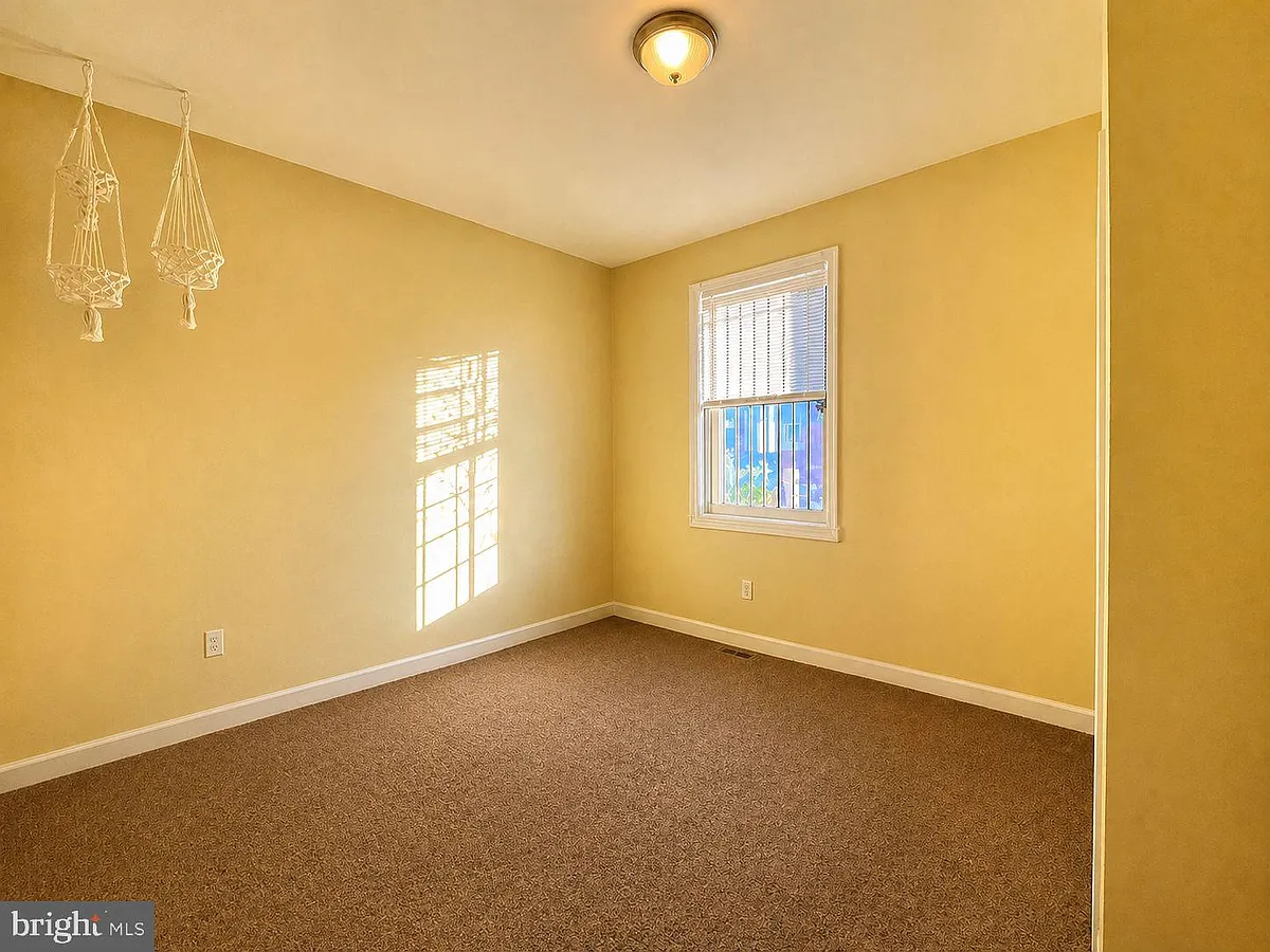 Building Photo - 1618 Page St #B