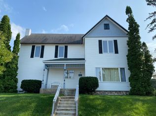 419 Jackson St #B, Petoskey, MI 49770