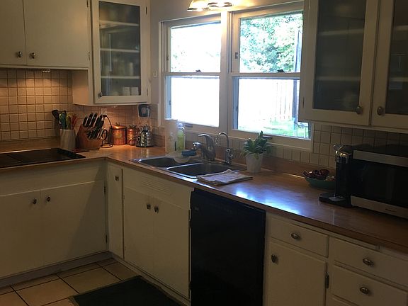 2nd image of 1830 125th Ave SE