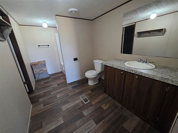 4th image of 220 Private Road 5177 Rd #5177