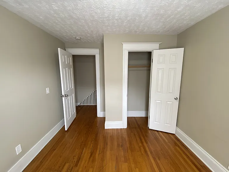1212-1214 S Plymouth Ave S — Photo 16