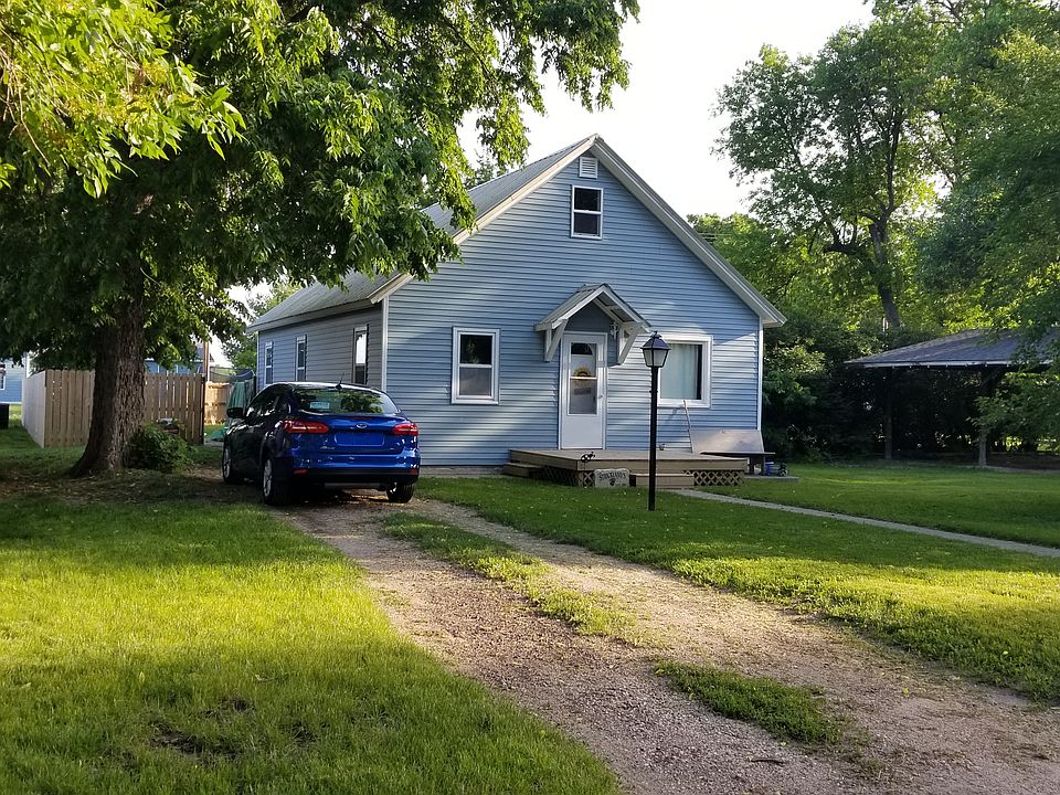 1st image of 316 E 2nd St