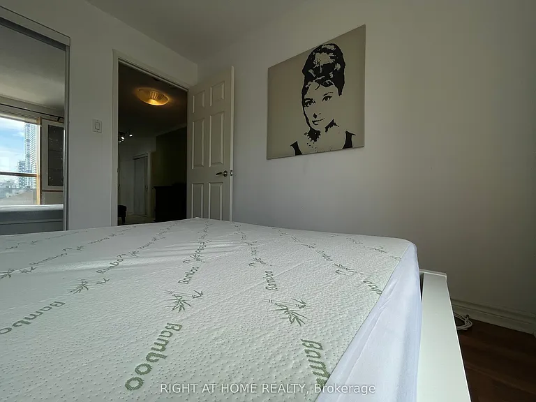 298 Jarvis St #1507 — Photo 11