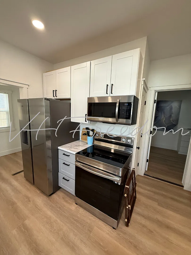 4 bed, 2.0 bath, 2008 sqft, $3,000 — Photo 4