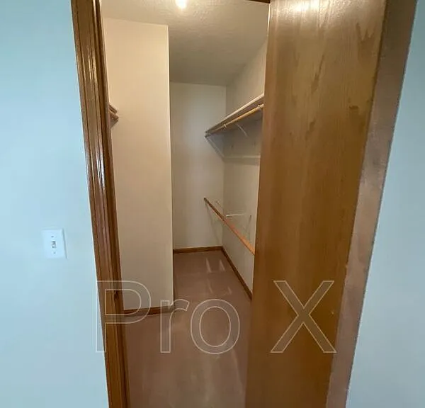 124 W Briarbrook Ln — Photo 9