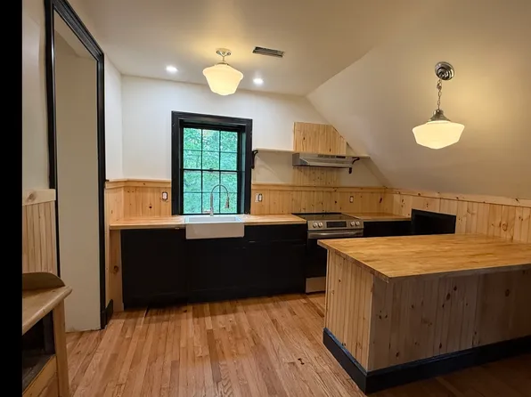 (undisclosed Address), Philadelphia, PA 19144