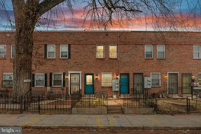 Building Photo - 1758 Gales St NE #1758