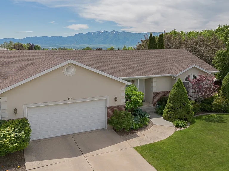 1452 Mountain Rd — Photo 33