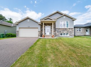 547 Gardner Cres, Petawawa, ON K8H0C4