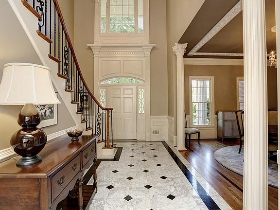 2nd image of 310 Broad Leaf Ct