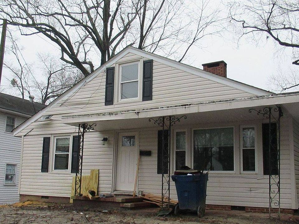 1st image of 115 S Rotary Ave
