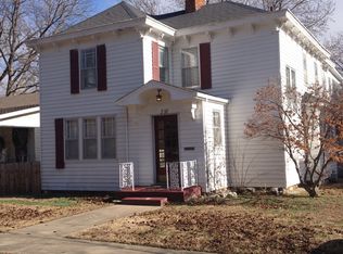 216 S 4th St, Independence, KS 67301