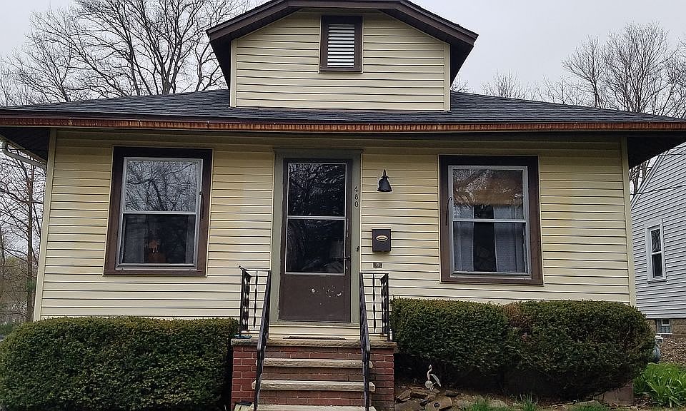 1st image of 480 W 6th St