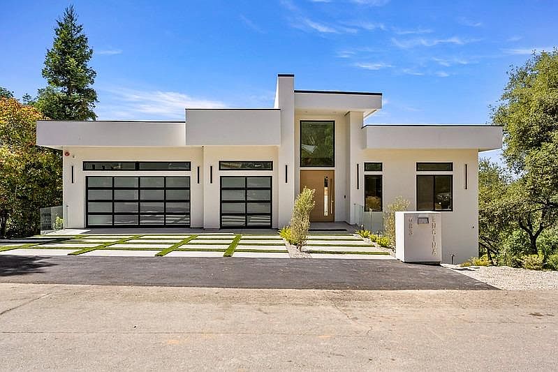 1st image of 683 Encina Dr