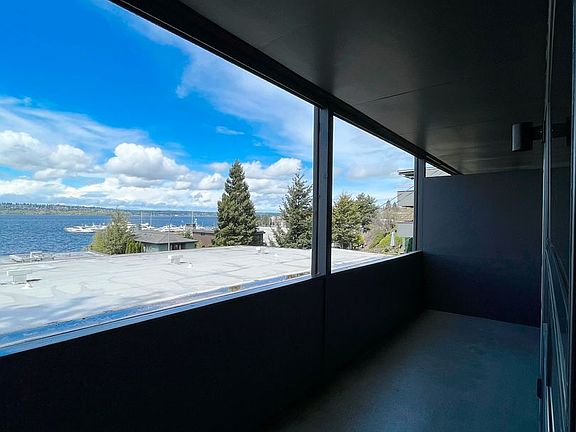 3rd image of 430 Lake St S APT 33