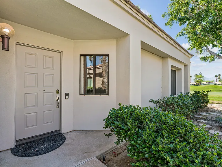 80613 Oak Tree — Photo 33