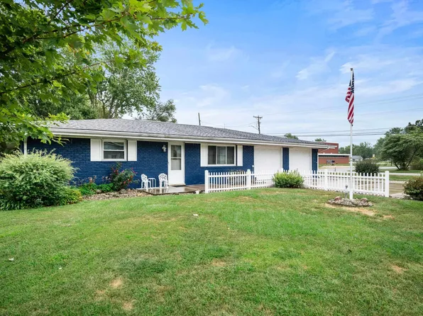 102 Clover Ln, Hartford City, IN 47348