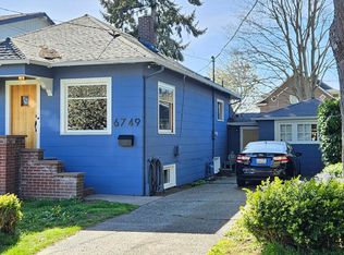 6749 25th Ave NW, Seattle, WA 98117