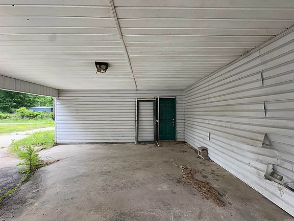 5th image of 3419 S Georgia St