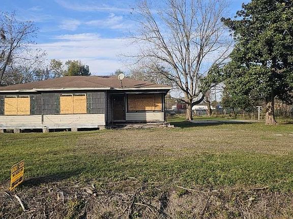 2nd image of 8303 Furray Rd