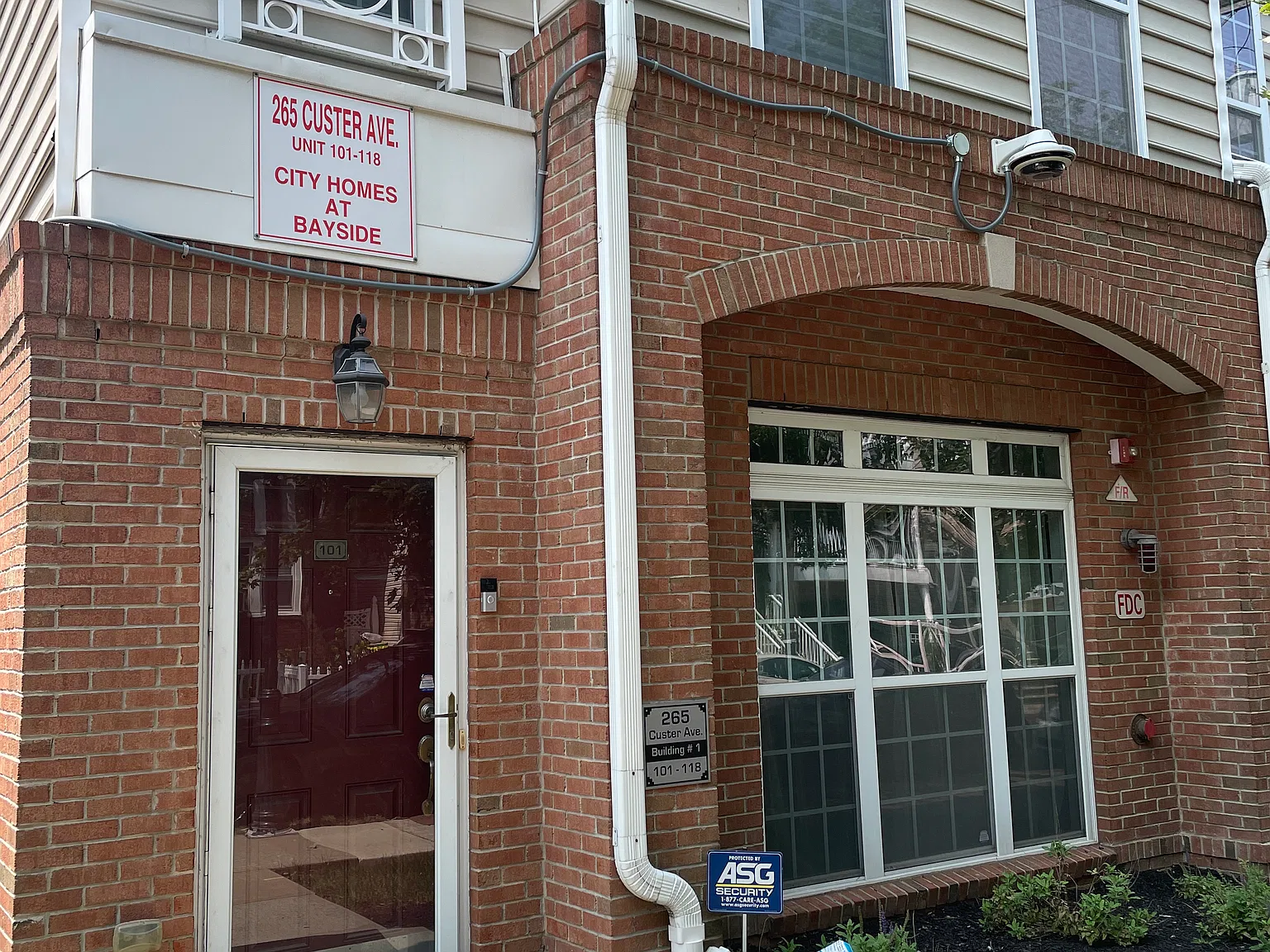 2 bed, 1294 sqft, $3,100 — Photo 2