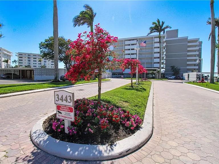 3443 Gulf Shore Blvd N #213 — Photo 2