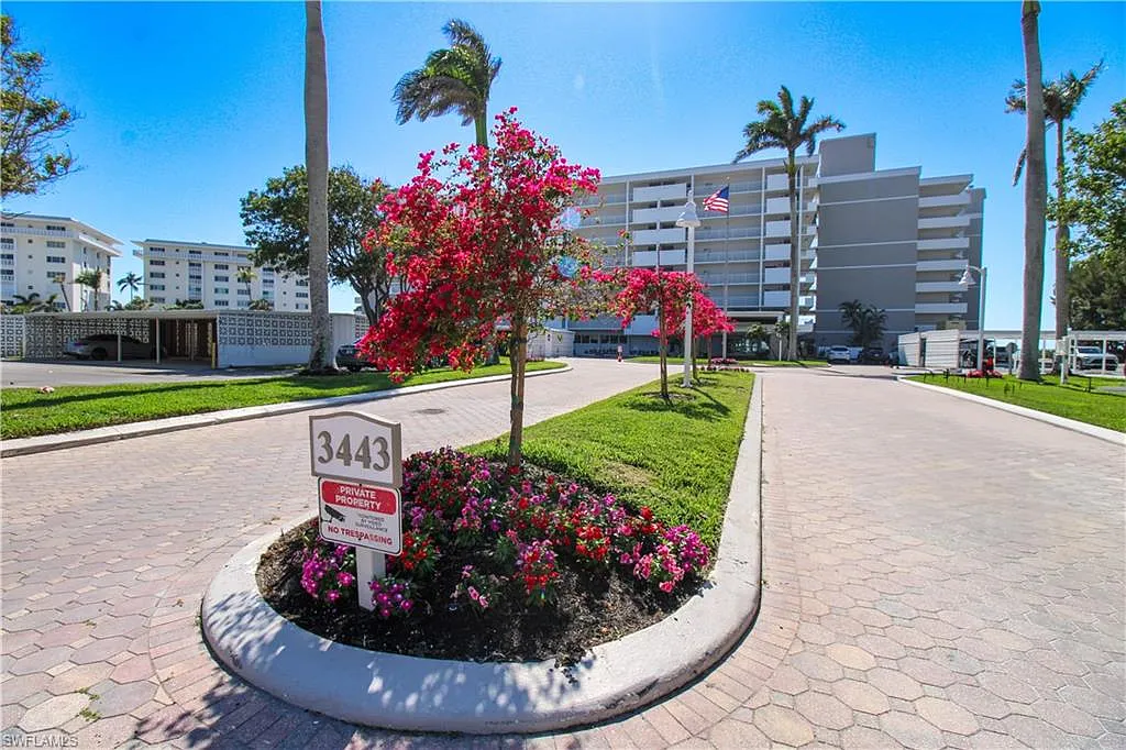 Building Photo - 3443 Gulf Shore Blvd N #213
