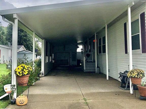3rd image of 43492 Eureka Dr