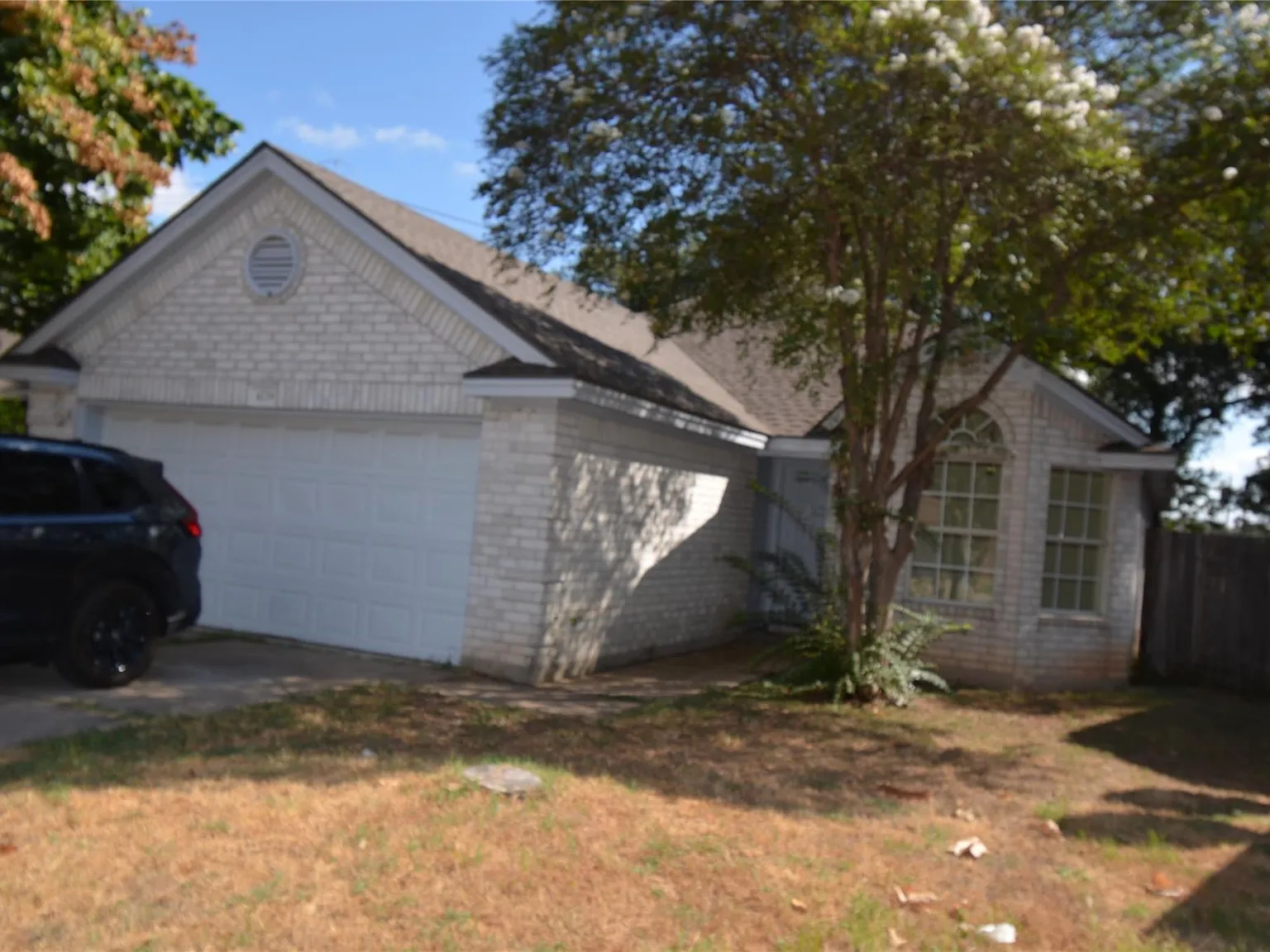 3 bed, 2.0 bath, 1376 sqft, $1,800 — Photo 3