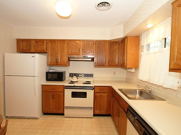 2nd image of 4 Cranston Court #B