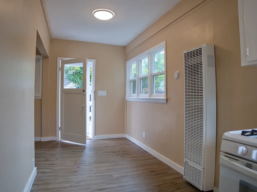 1 bed, 350 sqft, $1,700 — Photo 4