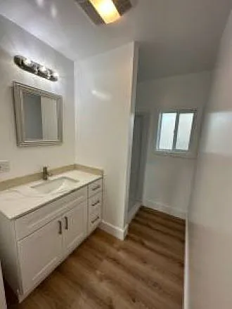 90 Louise St — Photo 4