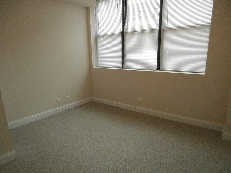 5400 N Winthrop Ave #2 — Photo 7