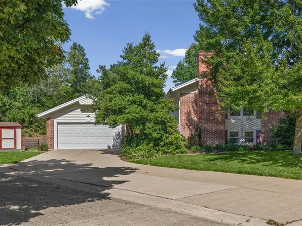 466 Caballero Ct, Ballwin, MO 63021