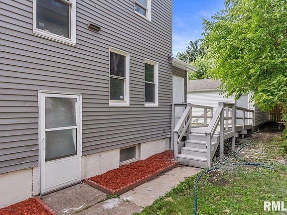 3rd image of 812 W 16th St