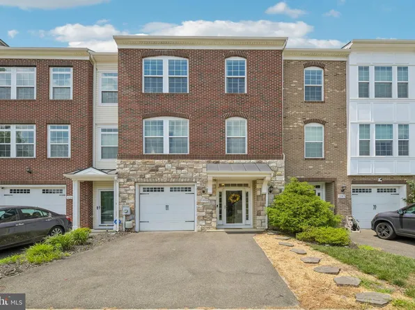 12385 Sandstone St, Waldorf, MD 20601