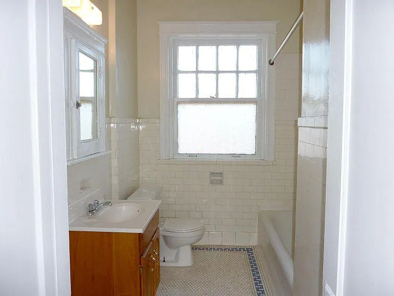 3 bed, 1325 sqft, $2,175 — Photo 4