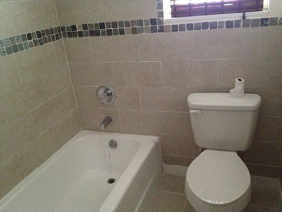 3rd image of 921 E Columbus Dr