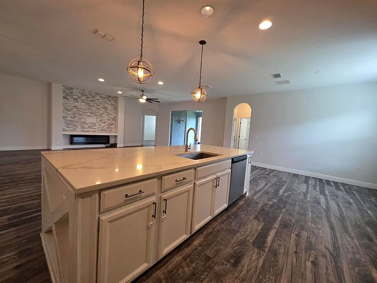 305 Drayton Ave — Photo 11