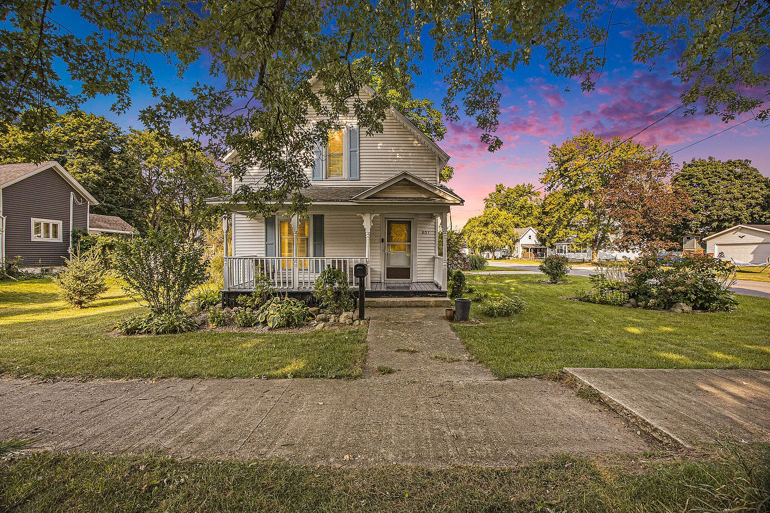 801 Pleasant St photo 1