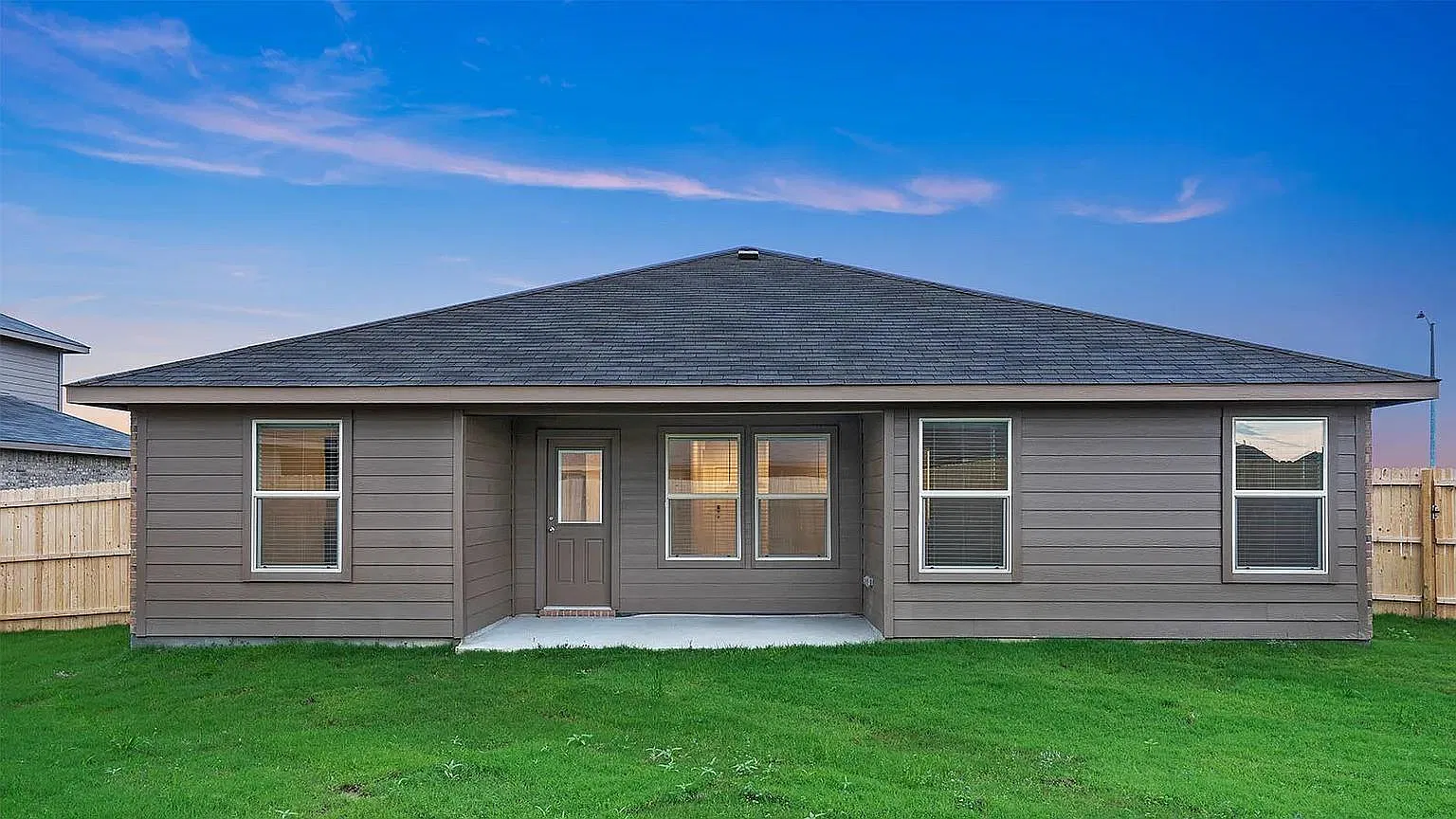 3 bed, 1447 sqft, $2,300 — Photo 1