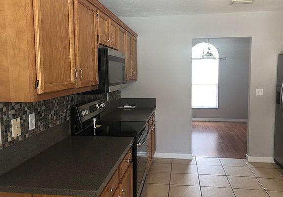 3rd image of 173 SW Pine Forest Ct