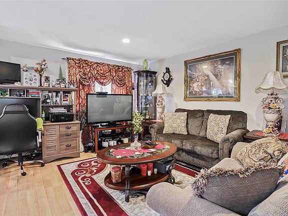 2nd image of 10917 97th St