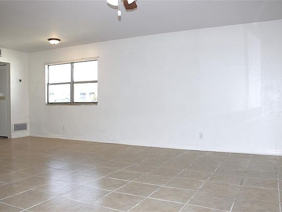 4th image of 101 CAMBRIDGE TRAIL #194