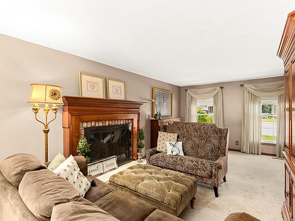 4th image of 638 Simon Dr