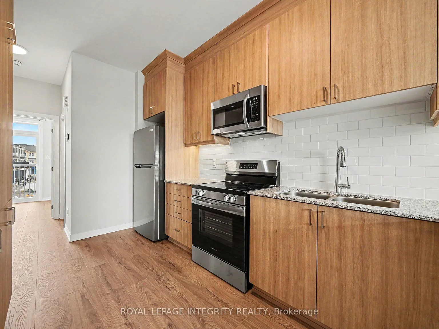 3 bed, $2,200 — Photo 4
