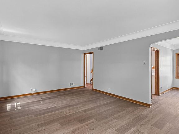 5th image of 5532 Harriet Ave